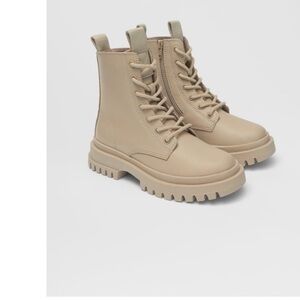 ZARA KIDS LACED ANKLE BOOTS NWT 

STARFIT TECHNICAL FLEXIBLE INSOLE FOAM